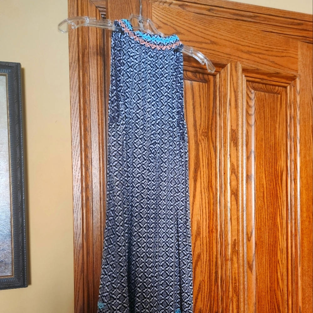 Sleeveless dress